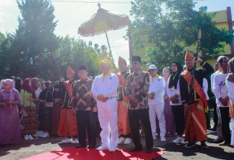 Gubernur Rohidin Kukuhkan Himpunan Keluarga Padang Guci Serumpun