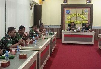 Danrem 121/Abw Brigjen TNI Luqman Arief bukber di Kodim 1204/Sanggau, Senin (8/4)