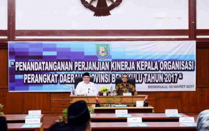 Penandatanganan Perjanjian Kinerja Kepala OPD Pemprov Tahun 2017 di Ruang Pola Provinsi Bengkulu, Kamis (2/03/2017).