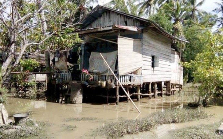 Salah satu rumah warga digenangi air dari banjir kiriman