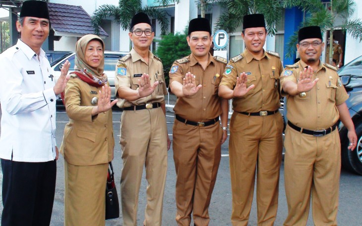 Plt Sekda Provinsi Bengkulu Gotri Suyanto, usai Launching Pemeriksaan Narkoba ASN Pemprov Bengkulu berfoto bersama