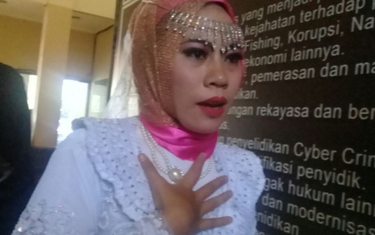 Dema Putri, calon mempelai wanita yang melaporkan calon mempelai pria ke Polda Bengkulu. Foto (bengkulutoday.com)