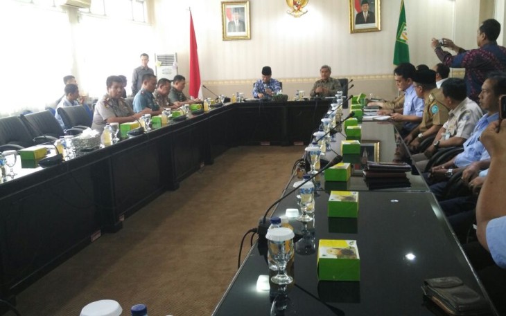 Rapat Pemprov Bengkulu rapat bersama Direktur Jenderal Perikanan Tangkap (DJTP) di ruang rapat Kantor Gubernur Bengkulu, Selasa (06/02/2018). 