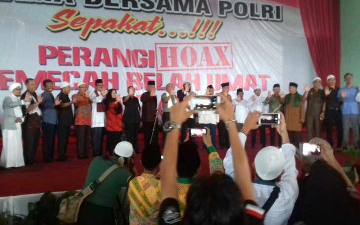 Puluhan ulama di Provinsi Bengkulu saat menggalang gerakan memerangi hoax. 