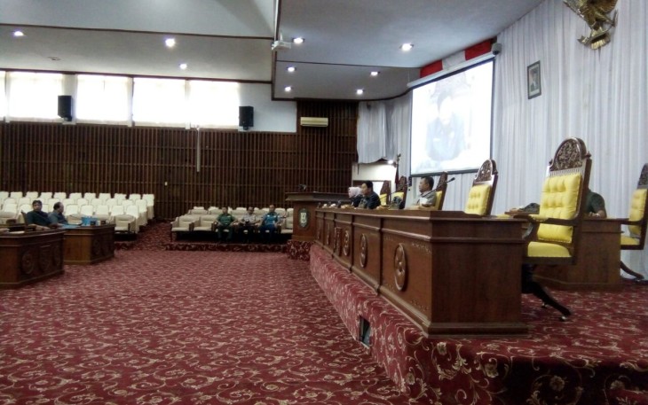 Paripurna Laporan Hasil Pembahasan Komisi Atas Raperda 