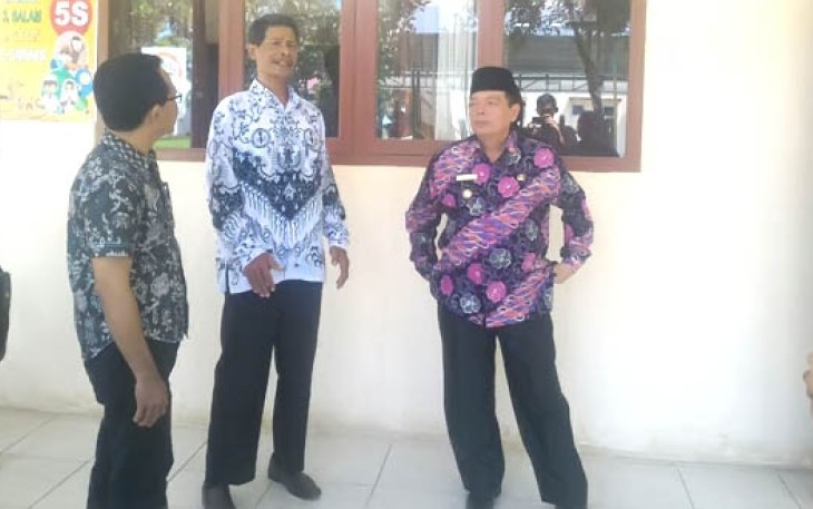 Penjabat Walikota Bengkulu Budiman Ismaun melakukan peninjauan Autis Center