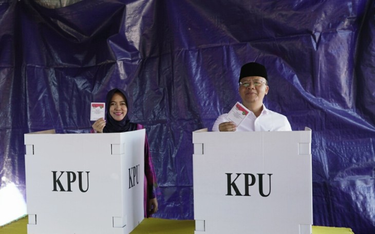 Plt Gub Memberikan hak suara.