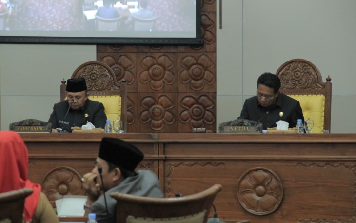 Sekda Provinsi Bengkulu Nopian Andusti, SE. MT menghadiri Rapat Paripurna DPRD Provinsi Bengkulu yang ke -VI Masa Persidangan ke- III Tahun Sidang 2018
