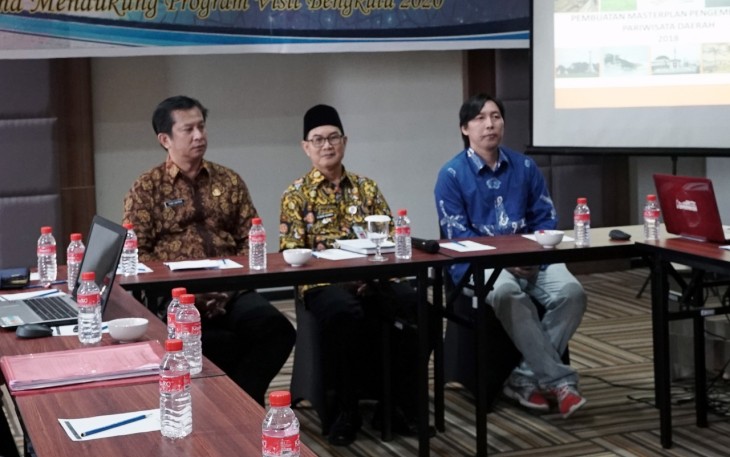Asisten III Setda Provinsi Bengkulu Gotri Suyanto membuka FGD Pembuatan Masterplan Pengembangan Pariwisata Daerah Provinsi Bengkulu