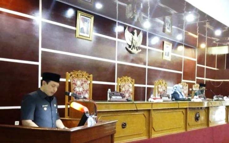 Wakil Wali Kota Dedy Wahyudi Menyampaikan Nota Keuangan APBD-P Tahun 2018