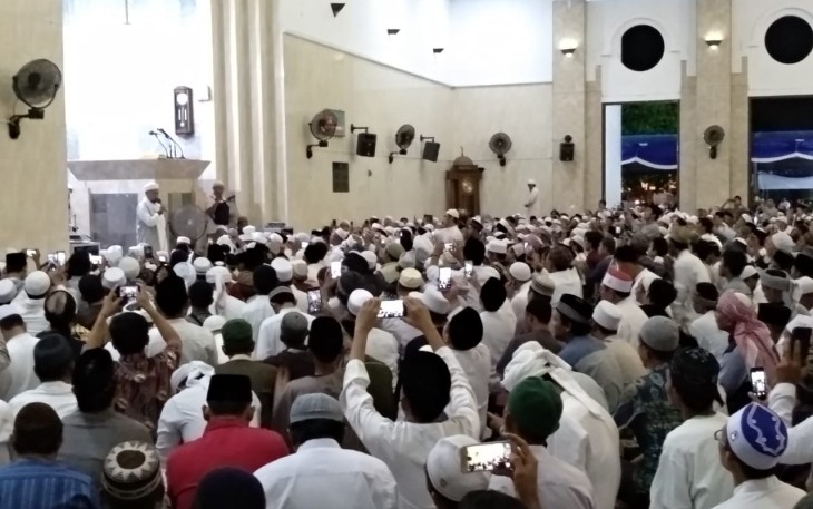 Ustaz Arifin Ilham Pimpin Dzikir dan Doa 10 Juta Umat