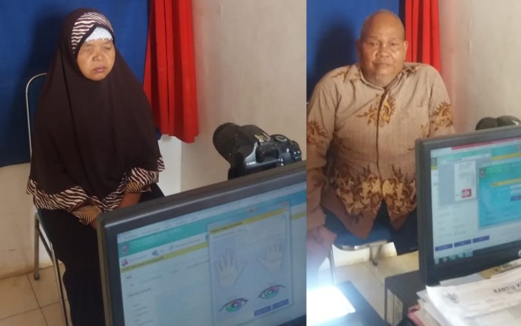 Penyandang Disabilitas Warga Melati Harjo saat melakukan perekaman e-KTP