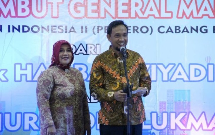 GM Pelindo II Cabang Bengkulu Nurkholis Lukman dan Istri 