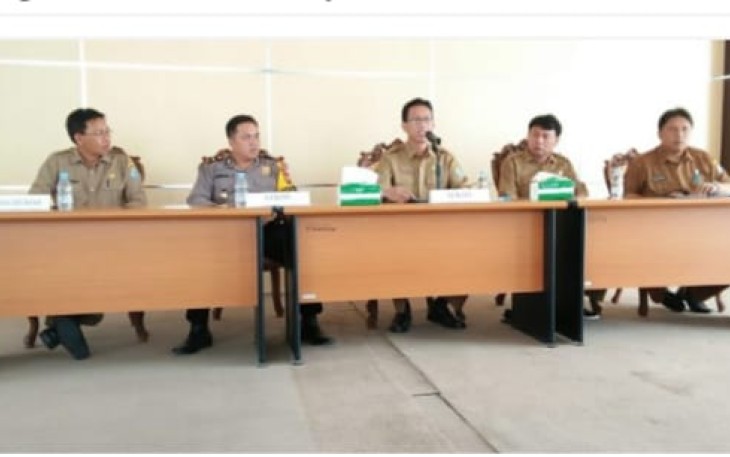 Sekda Kaur saat gepar konferensi pers
