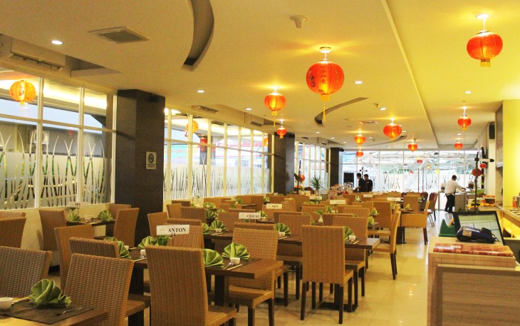 Serunai Restaurant Hotel Santika Bengkulu 
