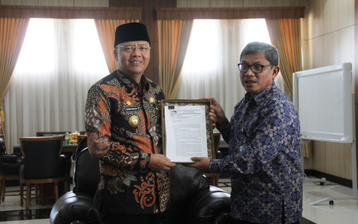 Penyerahan Hasil Pengawasan Tahun 2018 kepada Gubernur Bengkulu