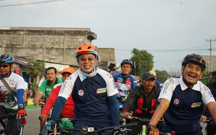 Plt Bupati Bengkulu Selatan Gusnan Mulyadi saat ikut gelaran Sepeda Nusantara
