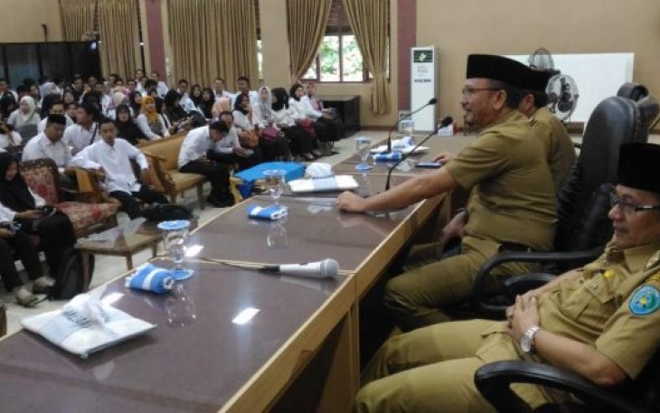 Sekretaris Daerah Kota Marjon saat dalam pembukaan tes PTT online tahap I