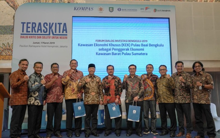 Foto bersama dalam Forum Dialog Investasi bertema ‘’KEK Pulau Baai Sebagai Penggerak Ekonomi Kawasan Barat Pulau Sumatra,’’ Jumat, 1 Maret 2019, di Hotel Kampinski Jakarta.