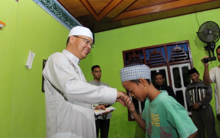 Gubernur Bengkulu Rohidin Mersyah Beri Santunan 