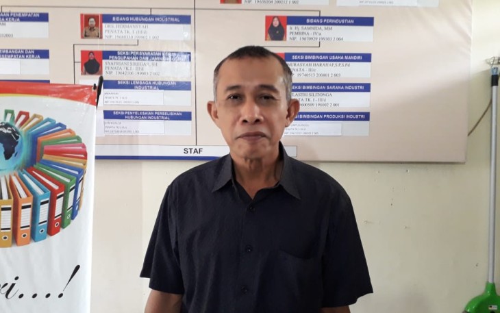 Kadisnaker Kab. Asahan, Budi Anshari. Jumat, (17/5/2019). Foto : TP. Simbolon/KlikWarta.com