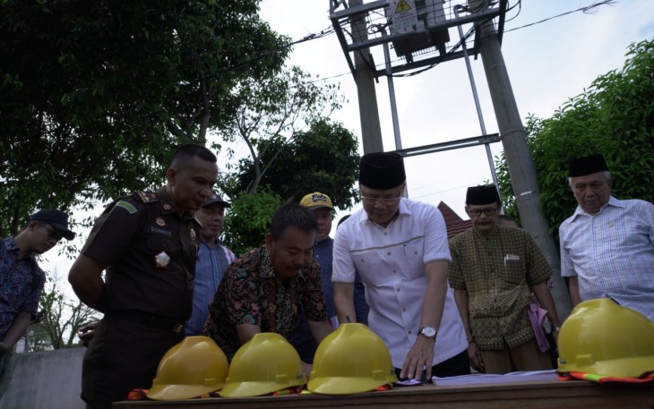Gubernur Bengkulu Tinjau Renovasi Masjid Baitul Izzah Tahap Dua 