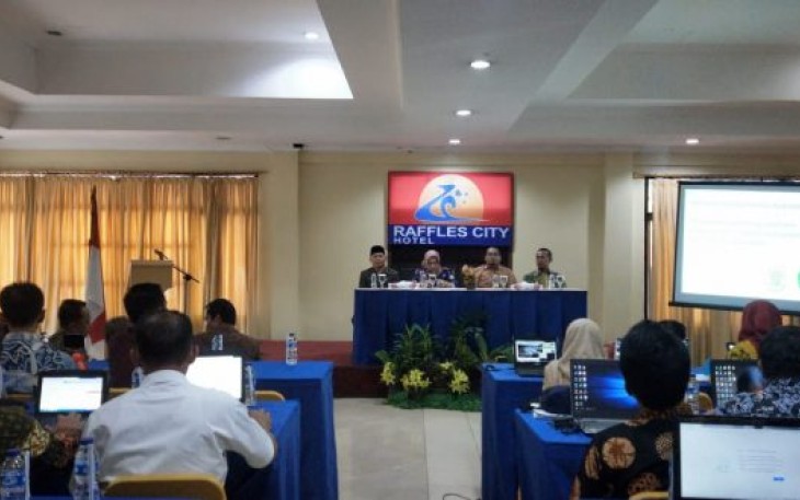 Staf Ahli Wali Kota Bidang Pemerintahan Kota Bengkulu Matriyan Buka  kegiatan Pendampingan Pengisian Form Evaluasi F01 Lingkup Kabupaten/Kota dan Provinsi Bengkulu 
