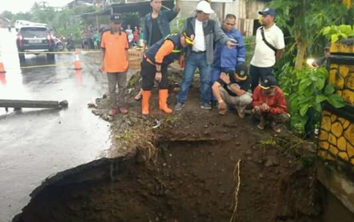 Kondisi Jalan Longsor 