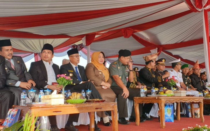 Bupati Bengkulu Selatan Gusnan Mulyadi Hadiri HUT ke-11 Kabupaten Bengkulu Tengah 