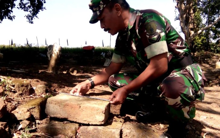 Penelusuran Jejak Sejarah Diantara Batu Bata Kuno di Desa Karangtengah