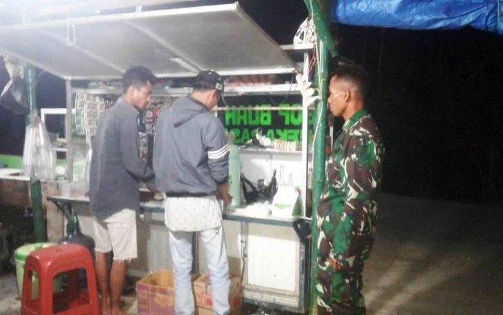 Salah satu peran dalam menggalang partisipasi masyarakat dengan menghadirkan warung dadakan