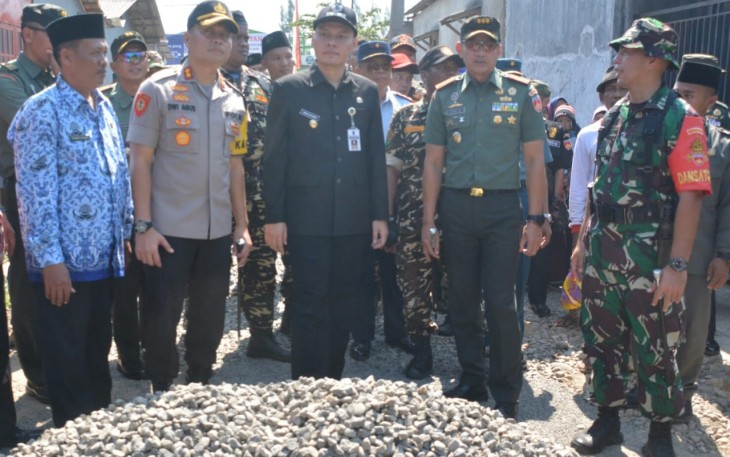 Pemerintah Desa bersama Kapolres Tegal Kabupaten serta Wakil Bupati Tegal dan Danrem 071/WK serta Pihak Kodim 0712/Tegal tinjau lokasi TMMD ke 105/Desa Jatimulya