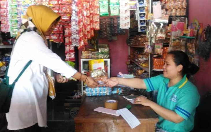 Omset toko Ibu leni semakin meningkat