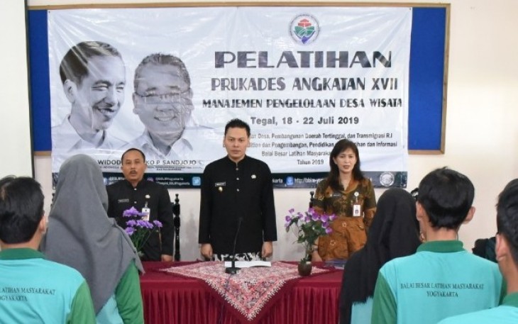 Wakil Bupati Tegal Saat Membuka Pelatihan Upaya Majukan Pariwisata Kabupaten Tegal