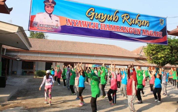 Istri Tentara AjakWarga Jimbung Senam Bersama