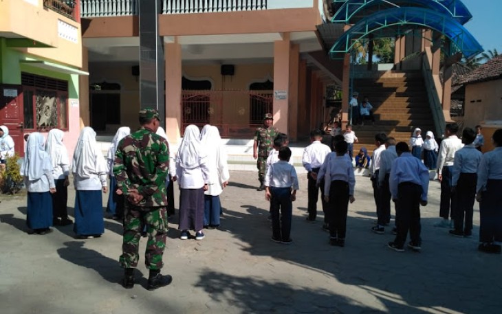 SD Muhammdiyah Jimbung Terima PBB Dari Satgas TMMD Reg 105