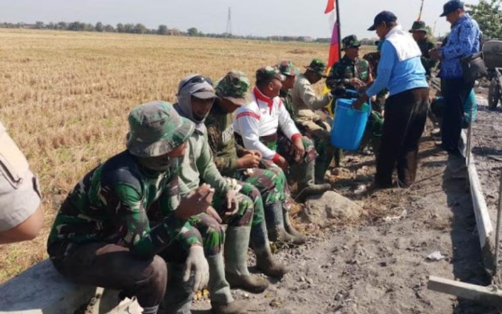 Semangat gotong royong tumbuh di lokasi TMMD