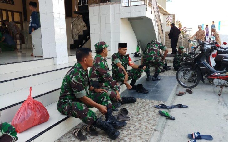 Satgas TMMD Tak Lupa untuk Ibadah