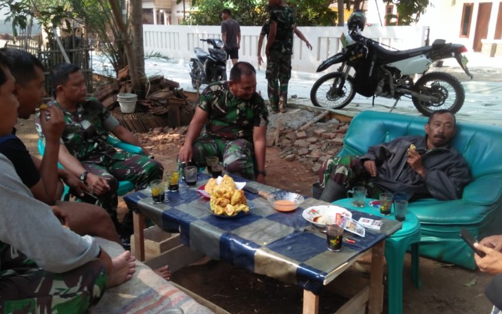 Jalin Kekompakan dengan Masyarakat Kronjo