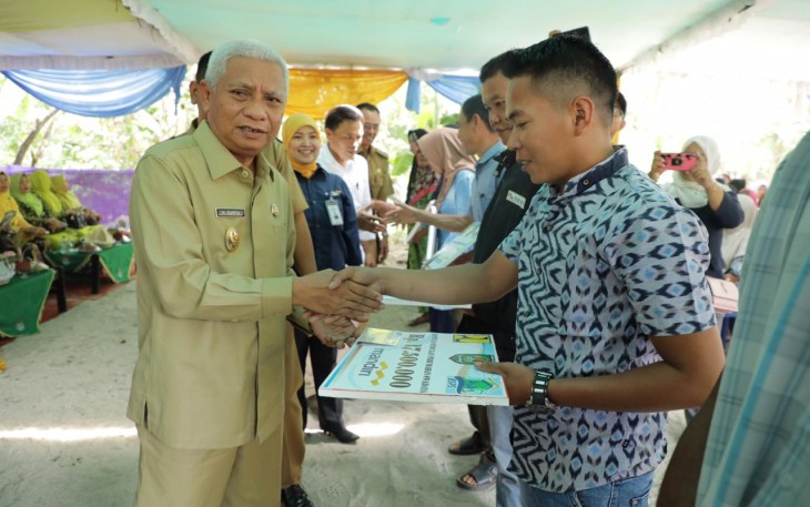 Plt Bupati Asahan Serahkan Bantuan Stimulan Perumahan Swadaya 