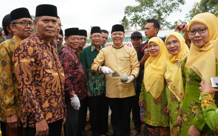 Peletakan Batu Pertama oleh Gubernur Bengkulu