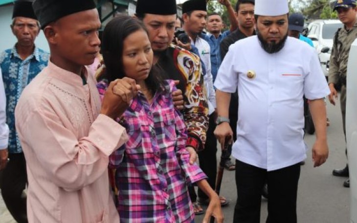 Wali Kota Bengkulu Helmi Hasan Meminjamkan Mobil Dinasnya Untuk Berobat Ke Palembang  