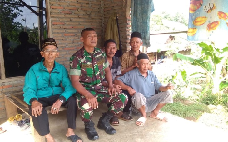 Babinsa Desa Pentur Serda Supardi Melaksanakan Kegiatan Komunikasi Sosial