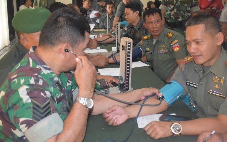 Pelayanan Kesehatan Gratis Terus Diberikan TNI di Desa Sasaran TMMD
