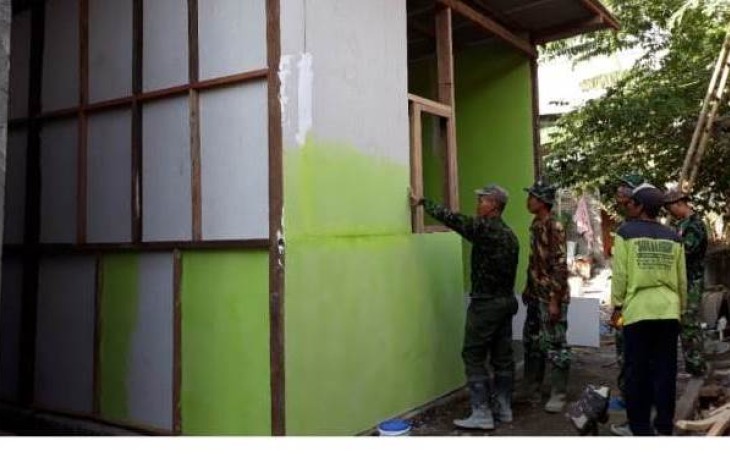 Tinggal Finishing TNI Optimis Rehab  Rumah Tiyanah Rampung