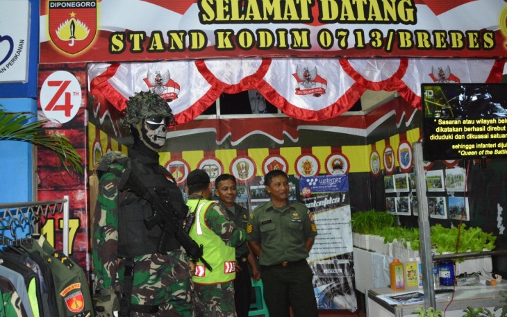 Stand TNI Kodim 0713 Brebes Sediakan Minuman Segar IMUCAL