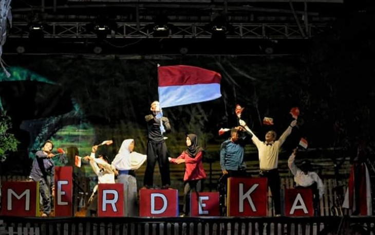 Malam Gebyar HUT Ke 74 RI di Slawi. (foto Dok Hms)