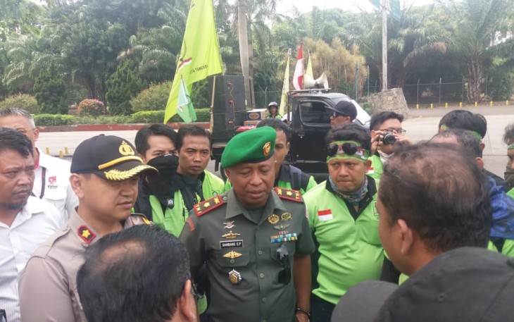 Danramil Tanggerang di dampingi Kapolsek temu Dialog dengan Karyawan PT Tiffico di Tanggerang