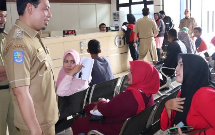 Wakil Wali Kota Bengkulu Dedy Wahyudi Sidak kantor Dinas Kependudukan dan Catatan Sipil Kota Bengkulu 