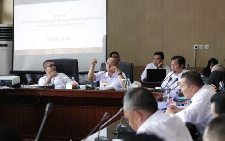 Bupati Bengkulu Selatan Gusnan Mulyadi Pimpin Rapat Percepatan Realisasi Anggaran